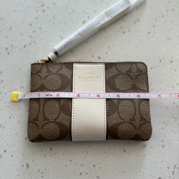 NEW Coach Original Pattern Cream & Medium Brown Leather Wristlet Wallet - Picture 6 of 6